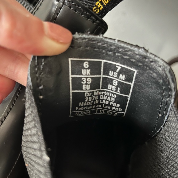 Like New Black Dr. Martens 2976 Quad Platform Boots- Unisex Women’s size 8 - Picture 5 of 5